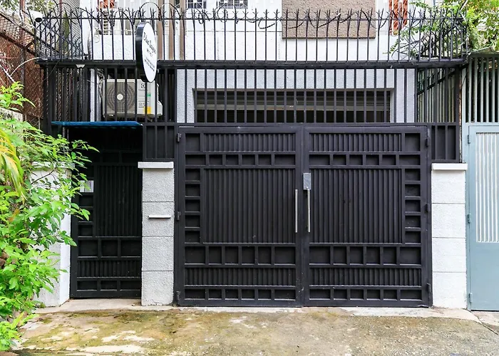Dlux Saigon